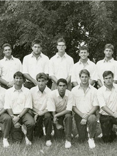 Team portrait of the FAU men's golf team